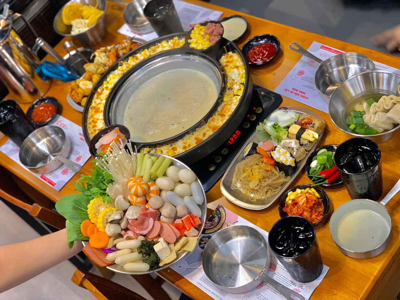 buffet lẩu tokbokki Sài Gòn