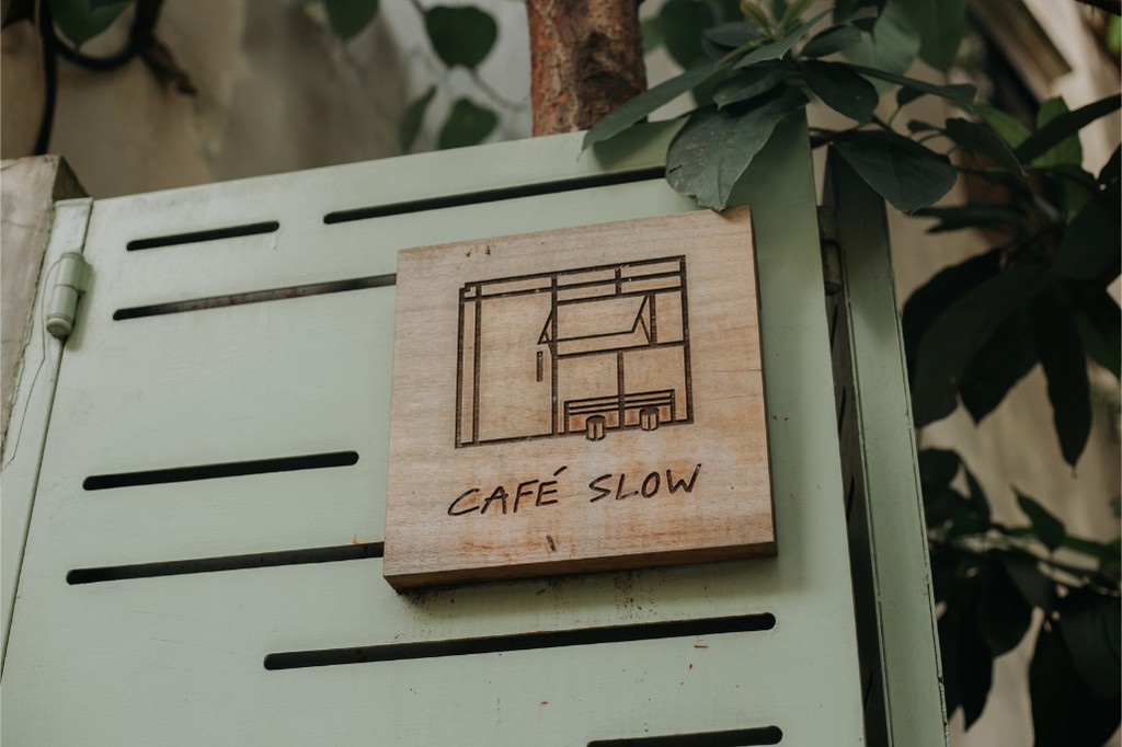 CAFÉ SLOW - Uống Một Ngụm Cà Phê Và Sống Chậm Lại Giữa Lòng Sài Gòn Bộn Bề