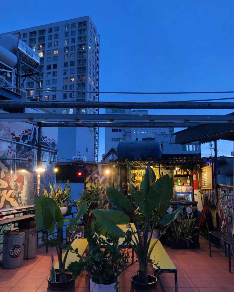 Ngắm Trọn Sài Gòn Với 5 Quán Rooftop Quận 1 Siêu Chill - 1 phút Sài Gòn